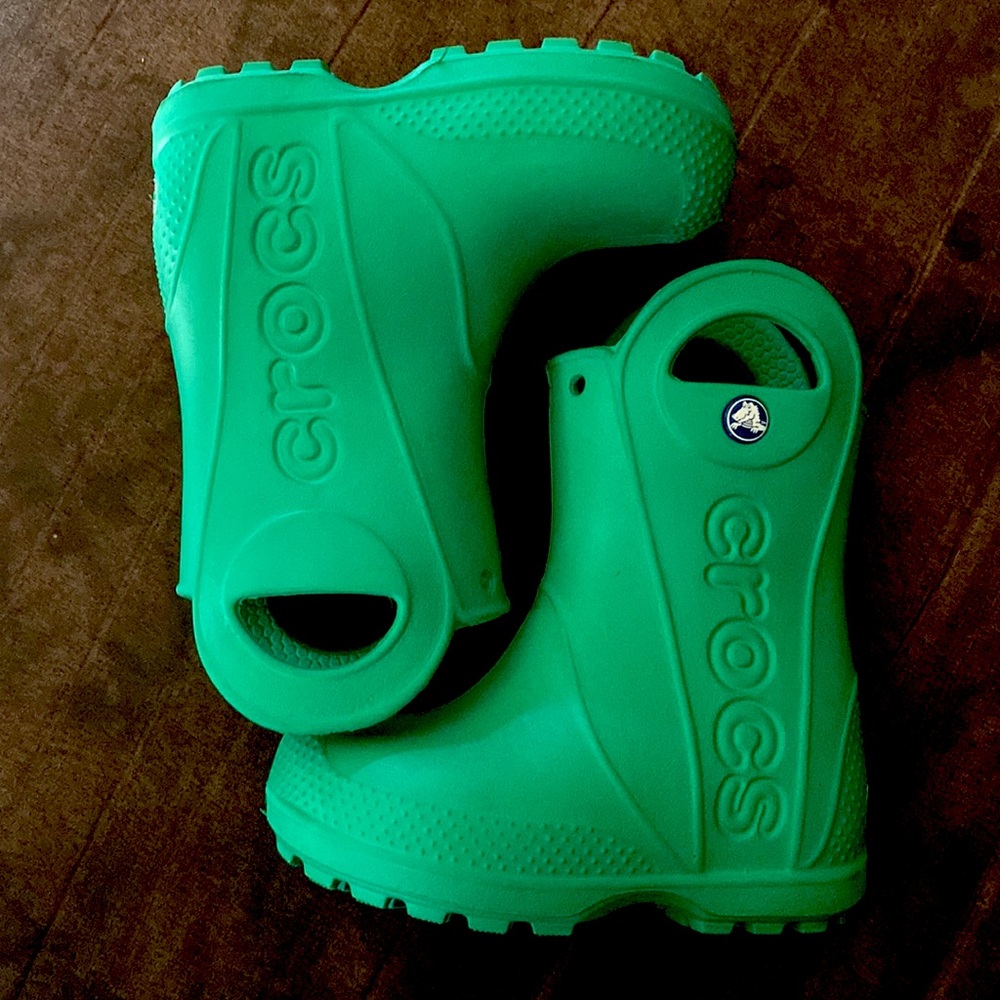Green toddler croc boots